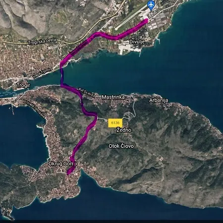 Lizzi. * 特罗吉尔