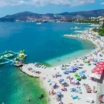 Lizzi. * Trogir