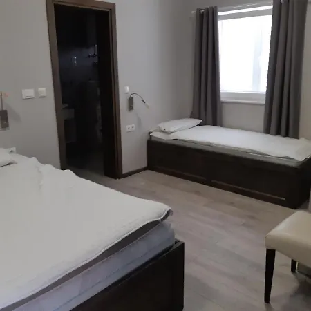 Lizzi. * 트로기르