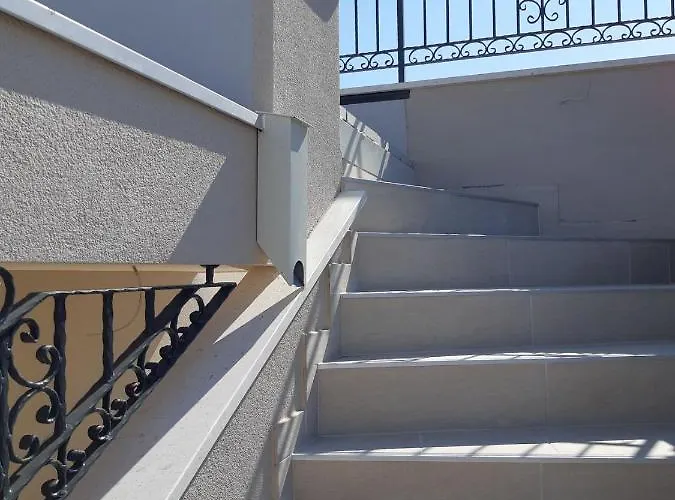 Lizzi. Τρογκίρ