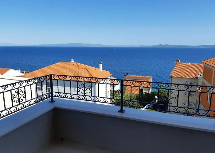 Lizzi. * Τρογκίρ