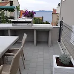 Lizzi. Διαμέρισμα *